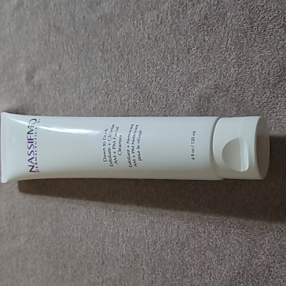 DR. NASSIF M.D.- DAWN TO DUSK- EXFOLIATE & CLEANSE - Picture 1 of 2